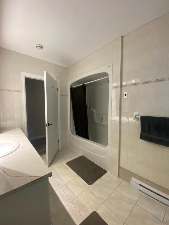Private Room Lakeview House- Westmount Moncton Extérieur photo